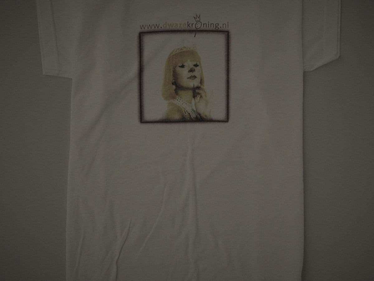 Merch on court